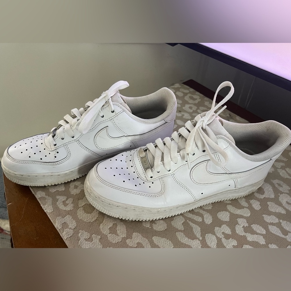 Size 9 used Nike force 1